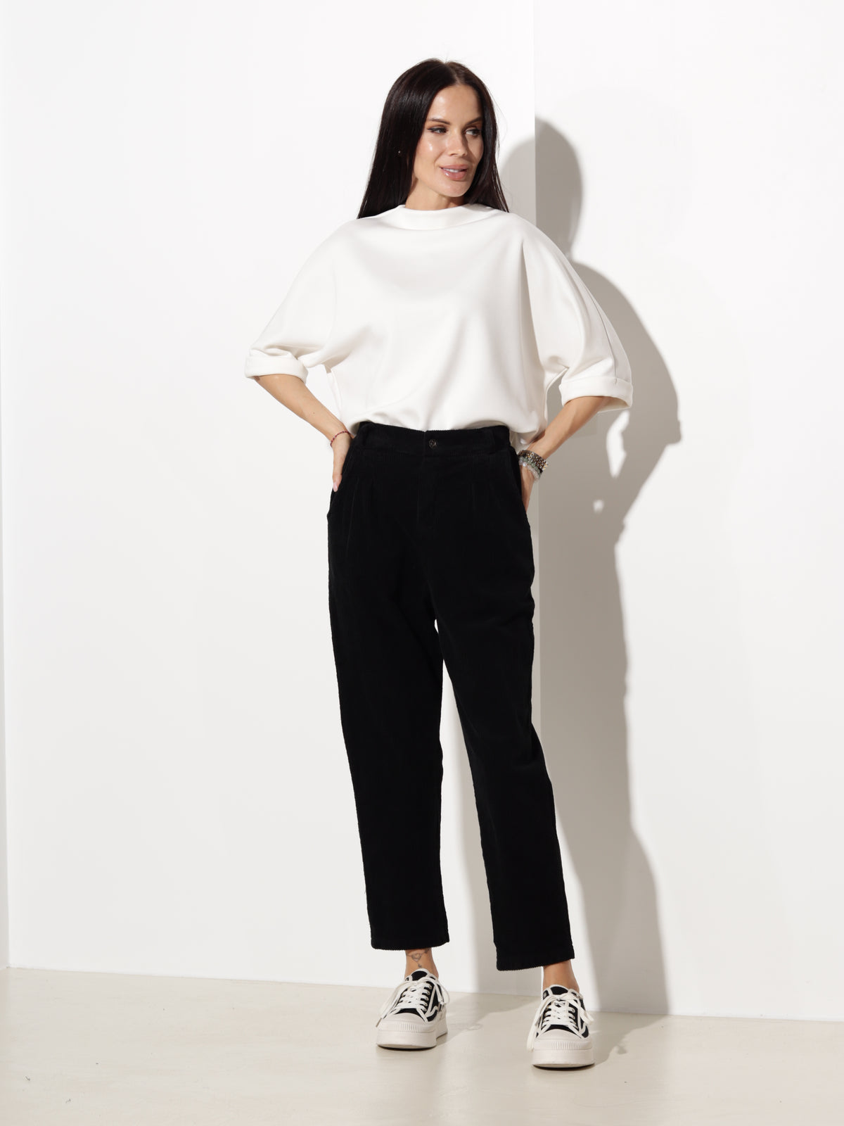 Melns velveta "Mom fit" tipa bikses- 20617