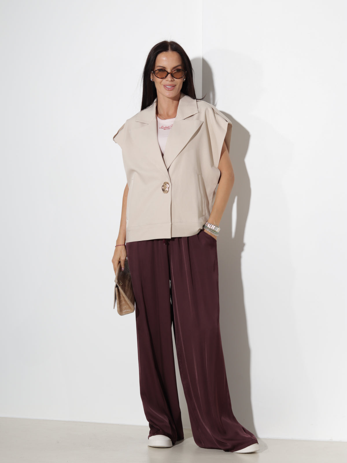 Bēša oversize veste ar zelta krāsas spiedpogu un platu apkakli - 20365