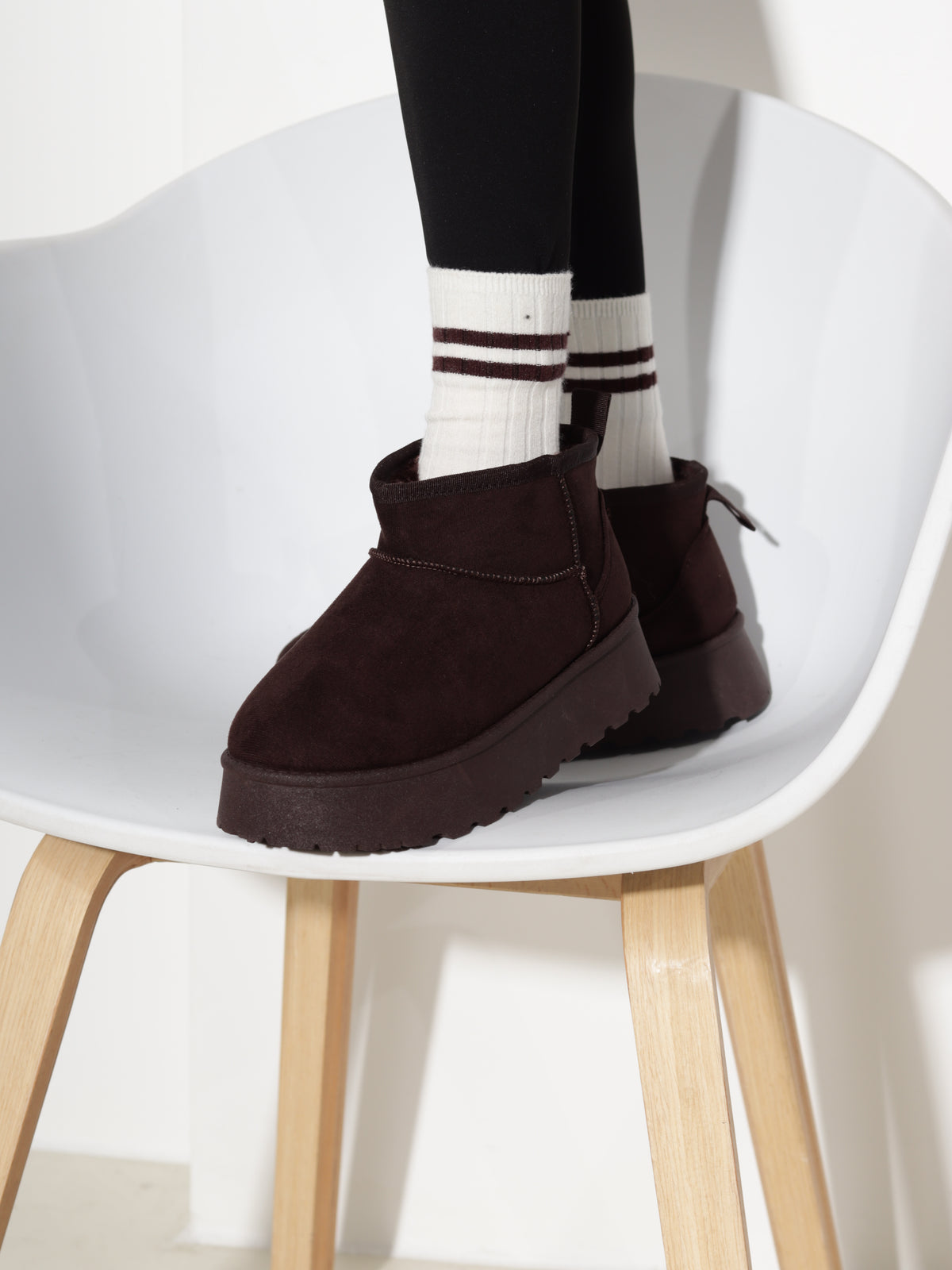 Šoko mākslīgās zamšādas zābaki, 'UGG' stilā - 21211