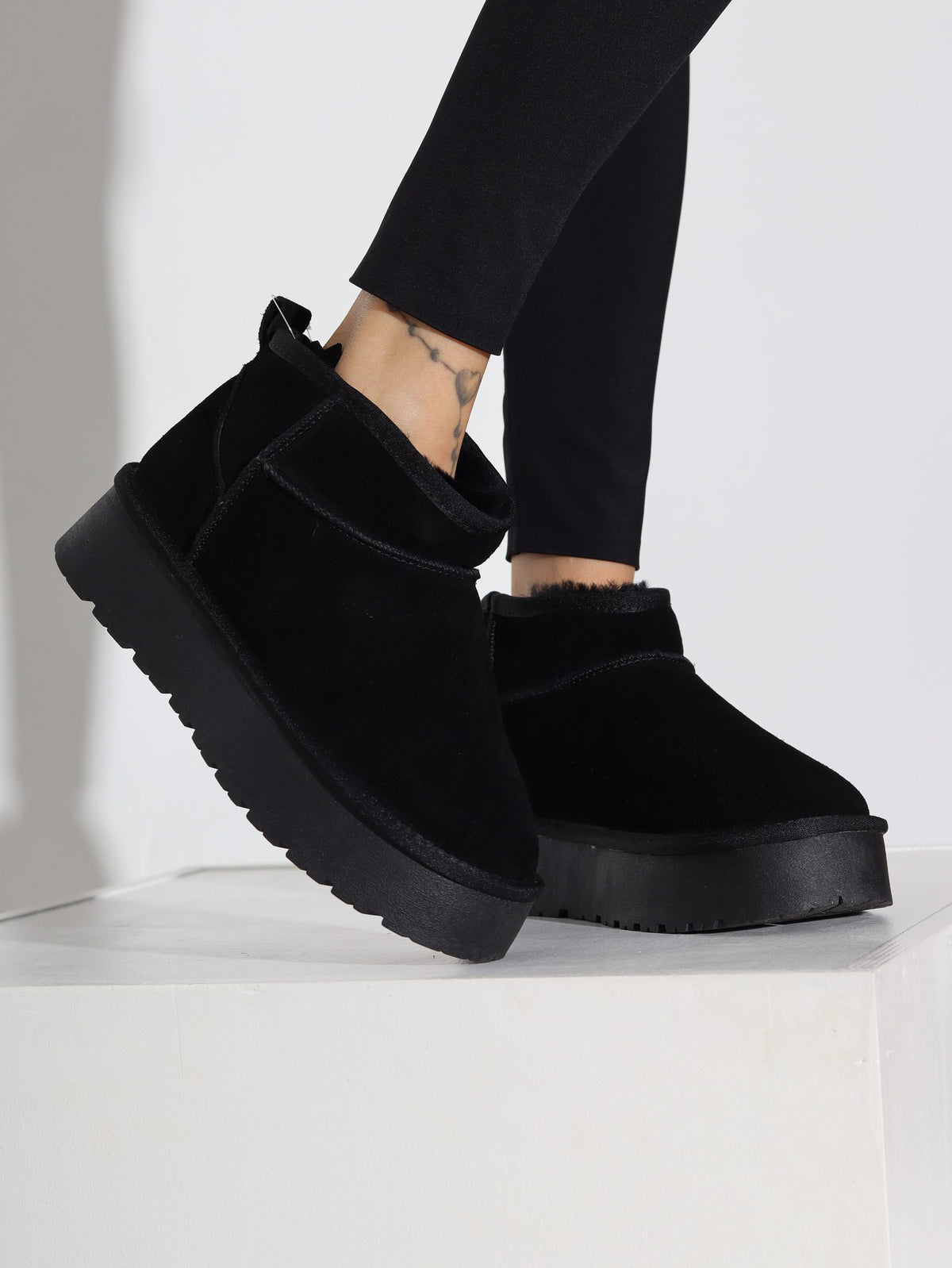 Melni, d/zamšādas mini 'UGG' tipa zābaki - 16476