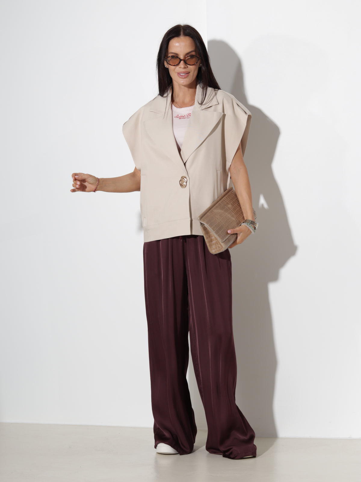 Bēša oversize veste ar zelta krāsas spiedpogu un platu apkakli  - 20365
