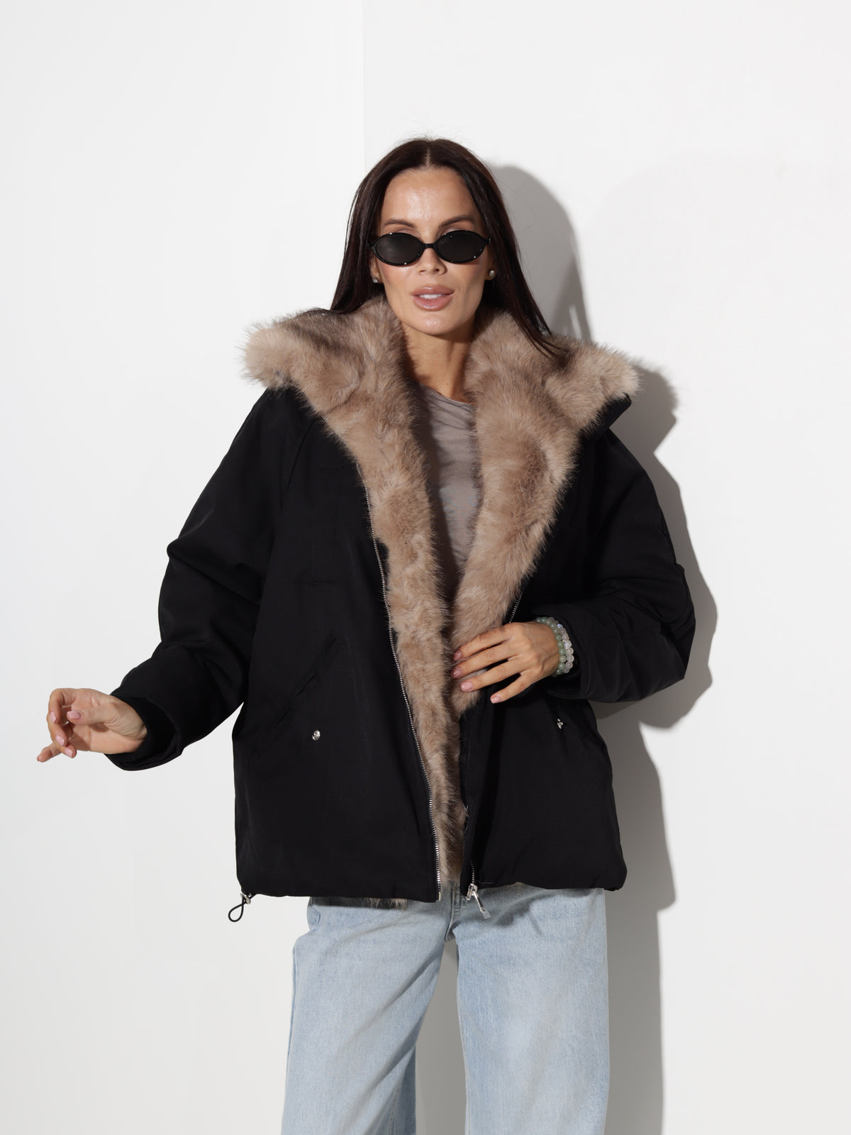 Melna plašķauduma virsjaka ar spalviņu - 21382