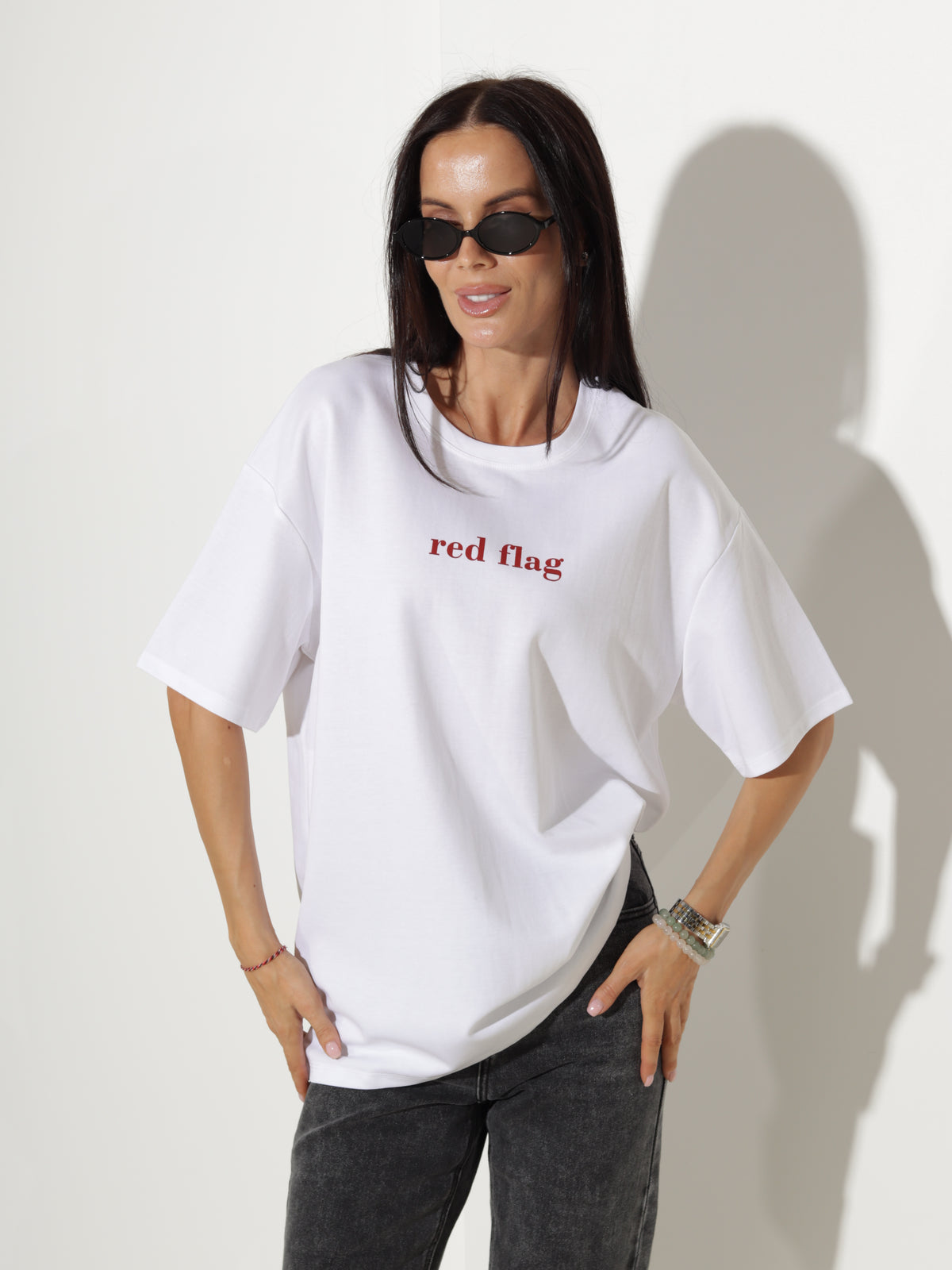 Balts T-krekls / tops "Red flag" - 20338