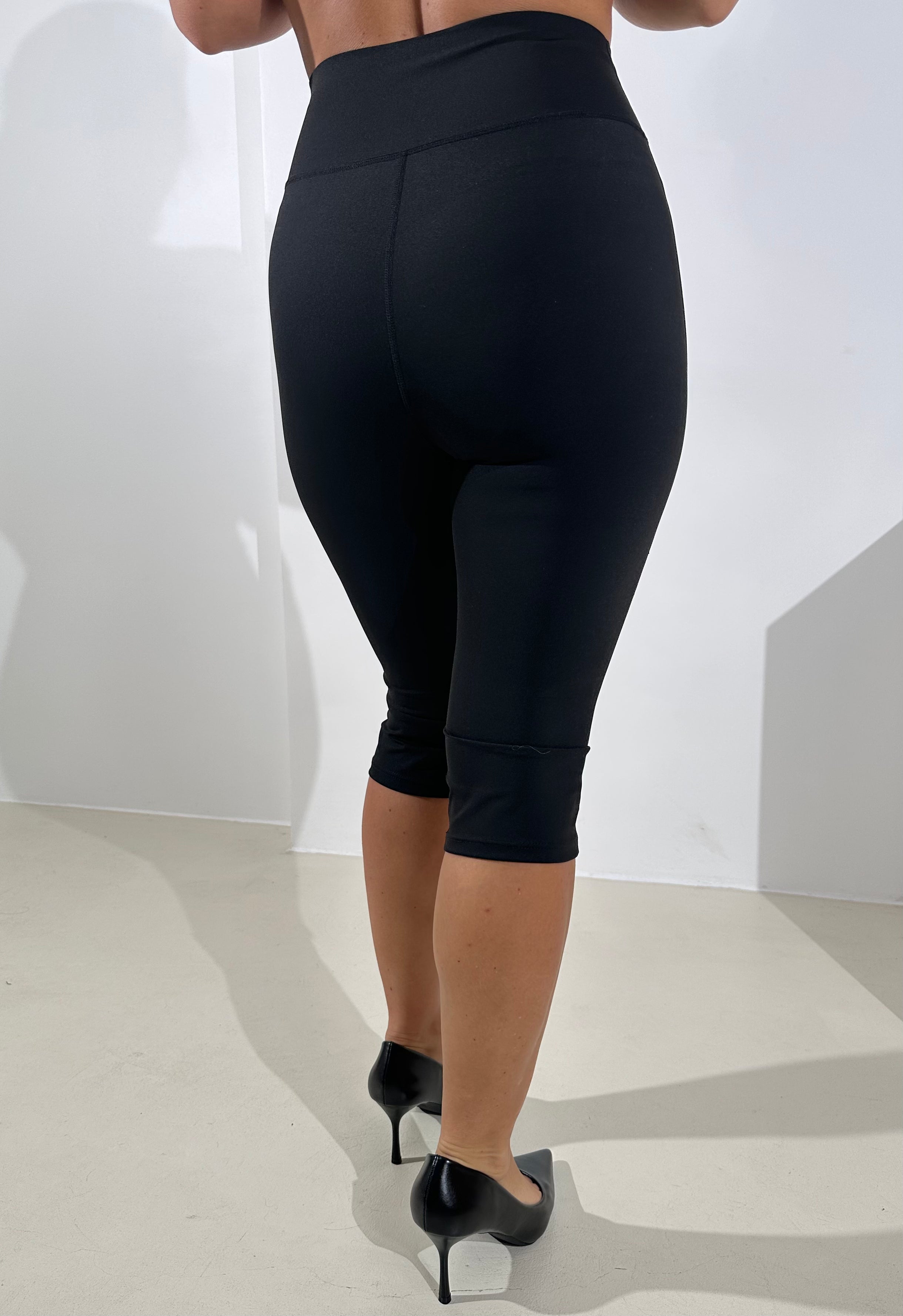 Melni legingi 'Capri style' - 20247
