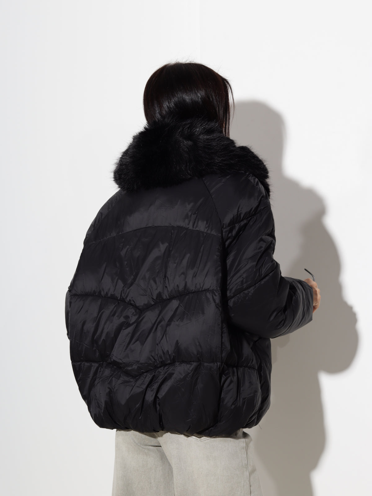 Melna oversize virsjaka ar pūku- 21479