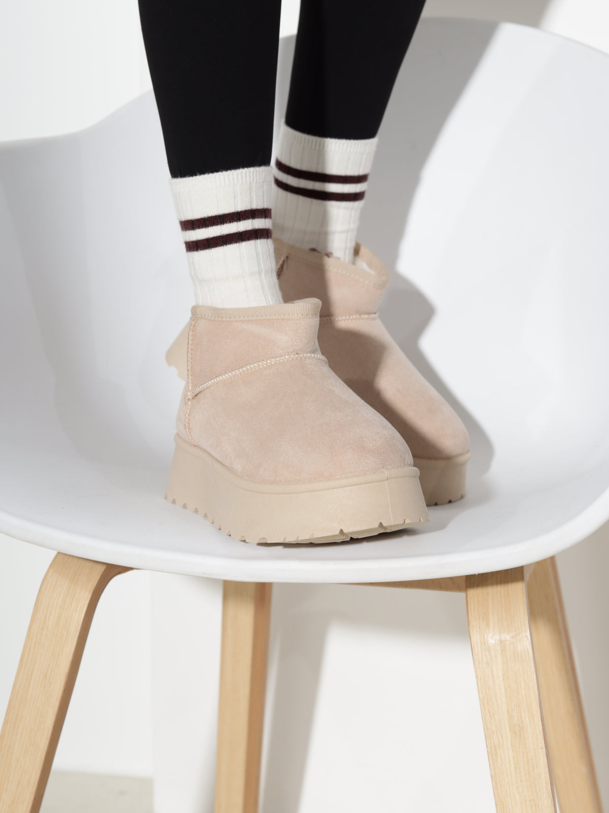 Bēši mākslīgās zamšādas zābaki, 'UGG' stilā - 21210