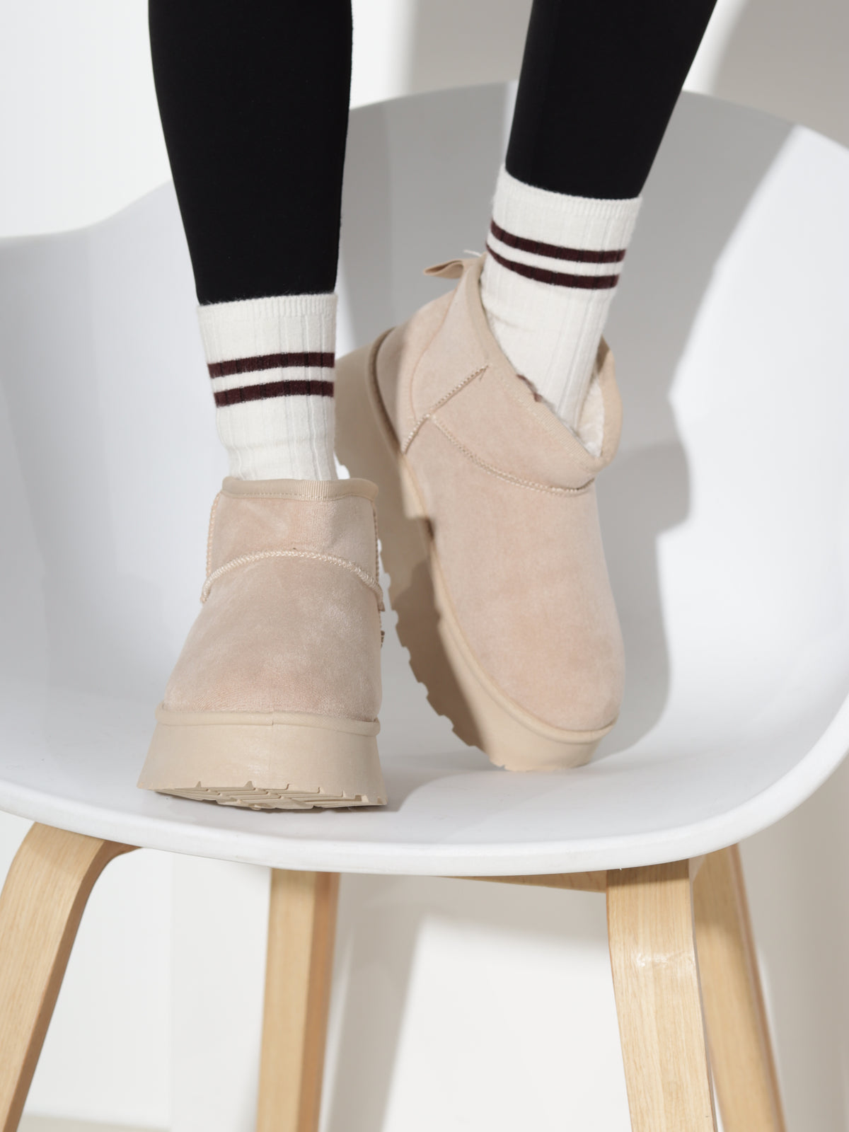 Bēši mākslīgās zamšādas zābaki, 'UGG' stilā - 21210