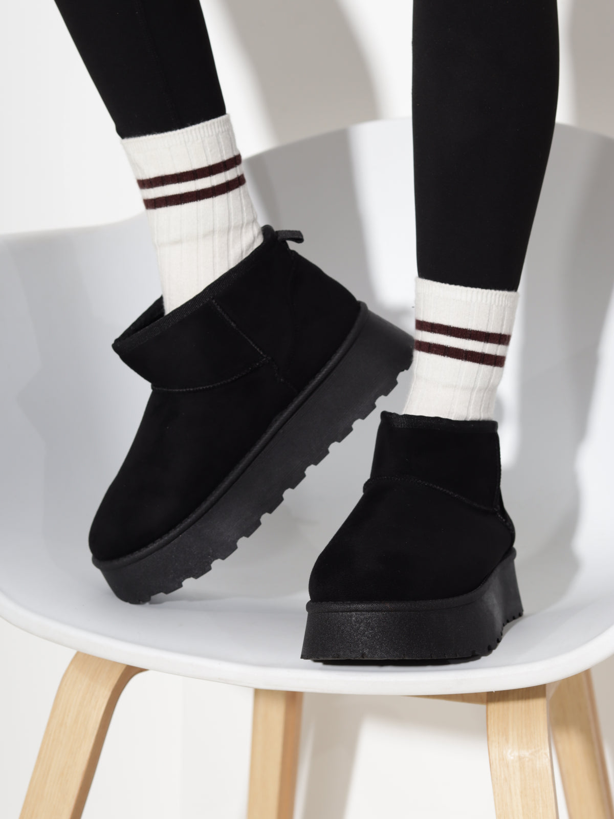 Melni, mākslīgās zamšādas zābaki, 'UGG' stilā - 21209