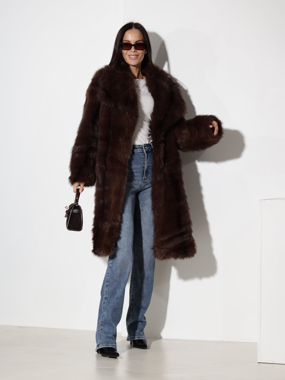 Brūns, midi garuma, kažoks ar brūnas krāsas akcentiem- 21510