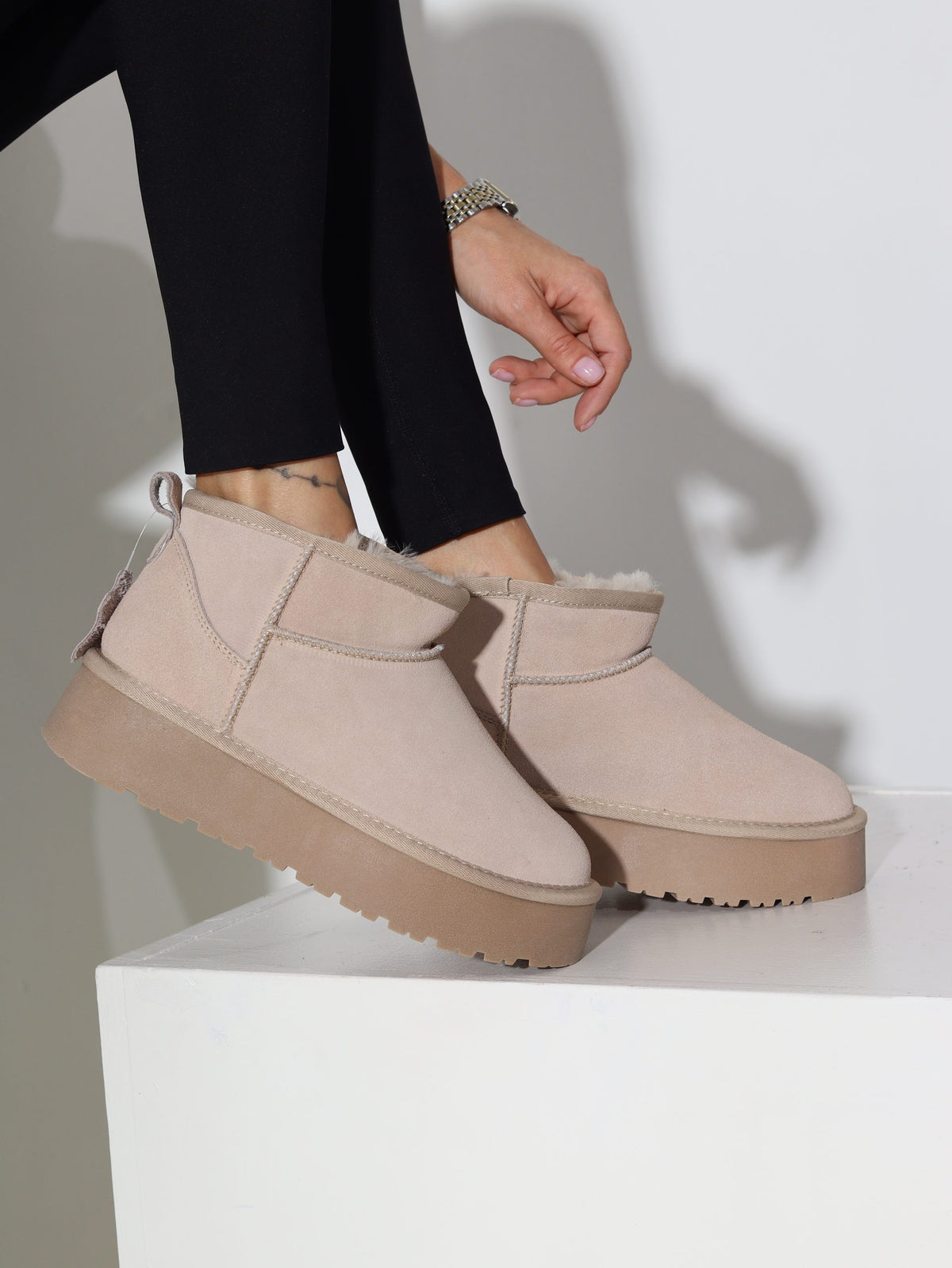 Bēši, d/zamšādas mini 'UGG' tipa zābaki  - 16475