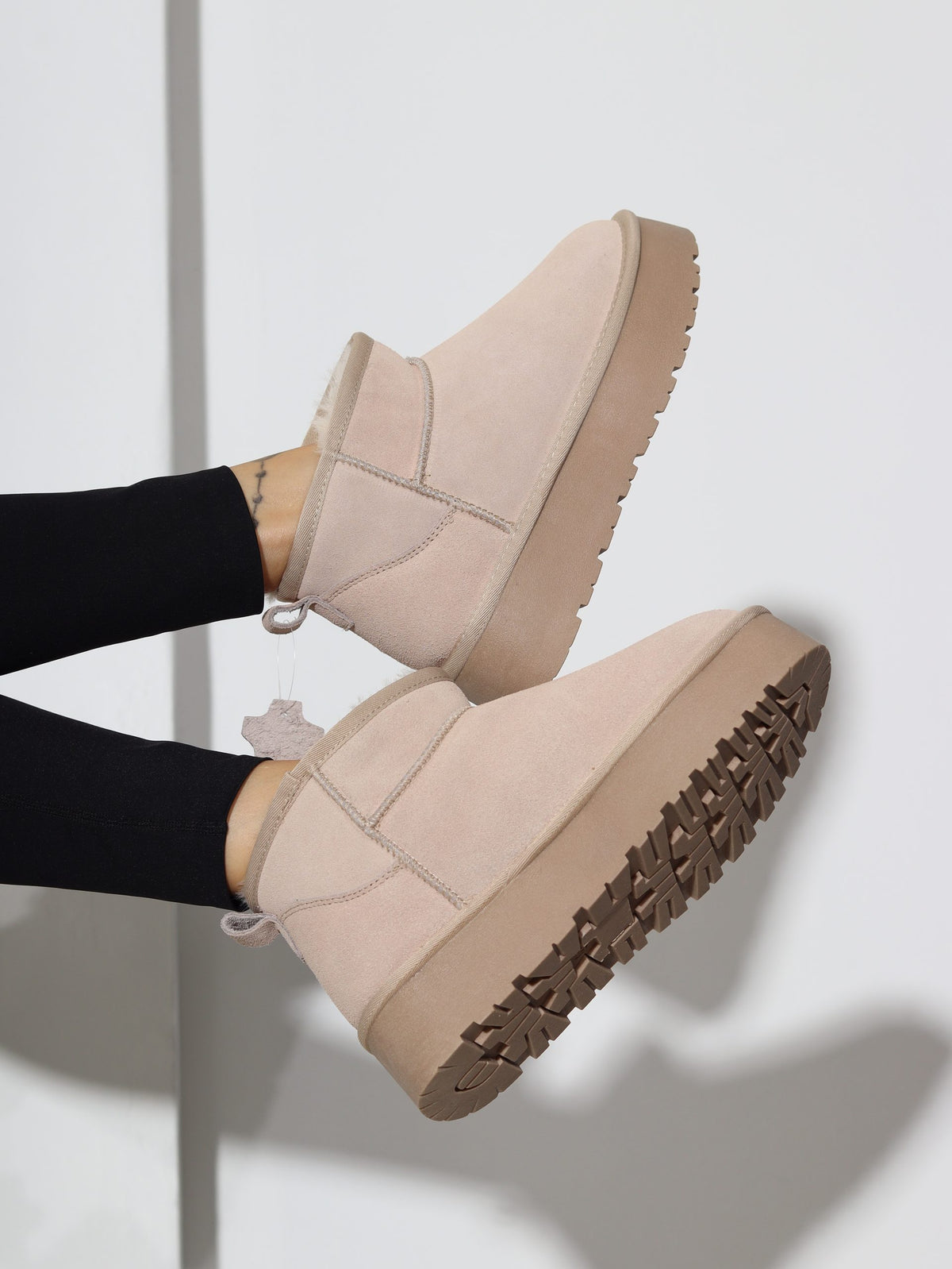 Bēši, d/zamšādas mini 'UGG' tipa zābaki  - 16475